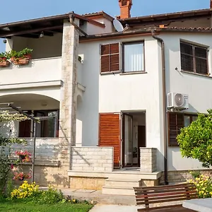 https://apartments-nena-pula.in-istria.net